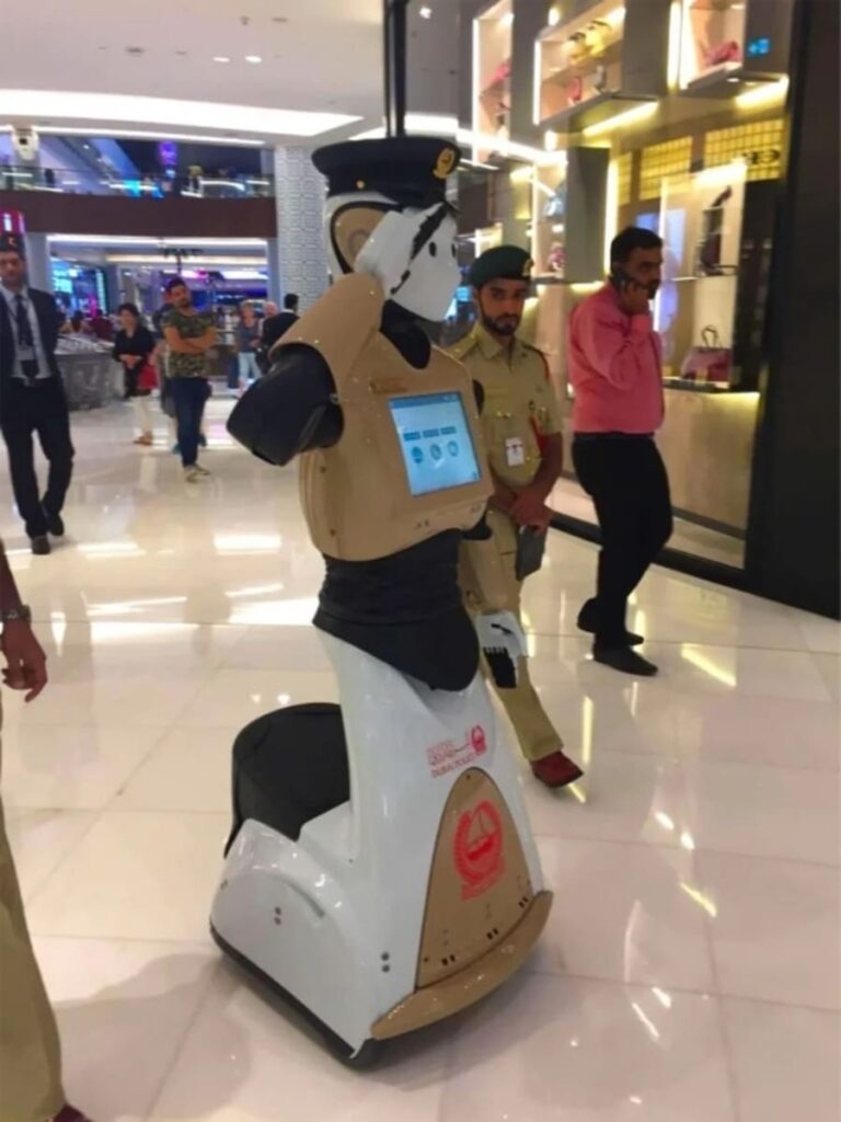 ドバイロボット警察